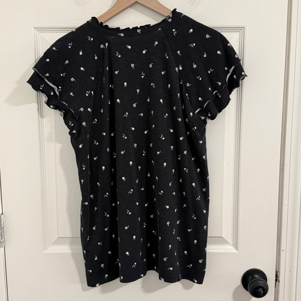 Torrid Henley Top Womens 1 Black Floral Short Sleeve 1X Cottagecore Casual Ditsy - Picture 2 of 8